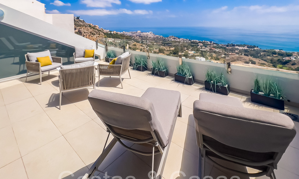 Lujoso y moderno ático dúplex con vistas panorámicas al mar en venta en Benalmádena, Costa del Sol 68023