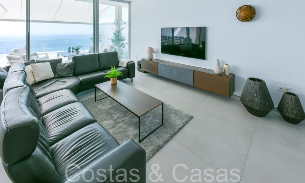 Lujoso y moderno ático dúplex con vistas panorámicas al mar en venta en Benalmádena, Costa del Sol 68038