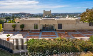 Lujoso apartamento en venta con vistas panorámicas al mar despejadas en Nueva Andalucía, Marbella 68098 