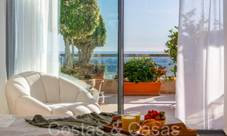 Lujoso apartamento en venta con vistas panorámicas al mar despejadas en Nueva Andalucía, Marbella 68111 