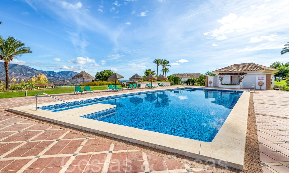 Elegante ático con preciosas vistas en venta en un exclusivo complejo de golf en Mijas, Costa del Sol 68262