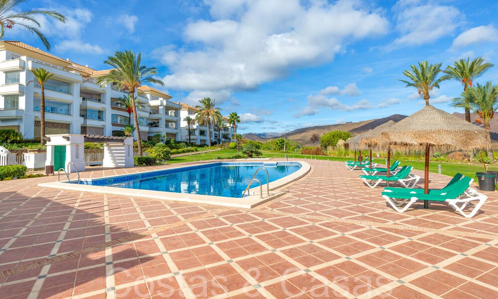 Elegante ático con preciosas vistas en venta en un exclusivo complejo de golf en Mijas, Costa del Sol 68265