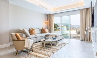 Elegante ático con preciosas vistas en venta en un exclusivo complejo de golf en Mijas, Costa del Sol 68277 