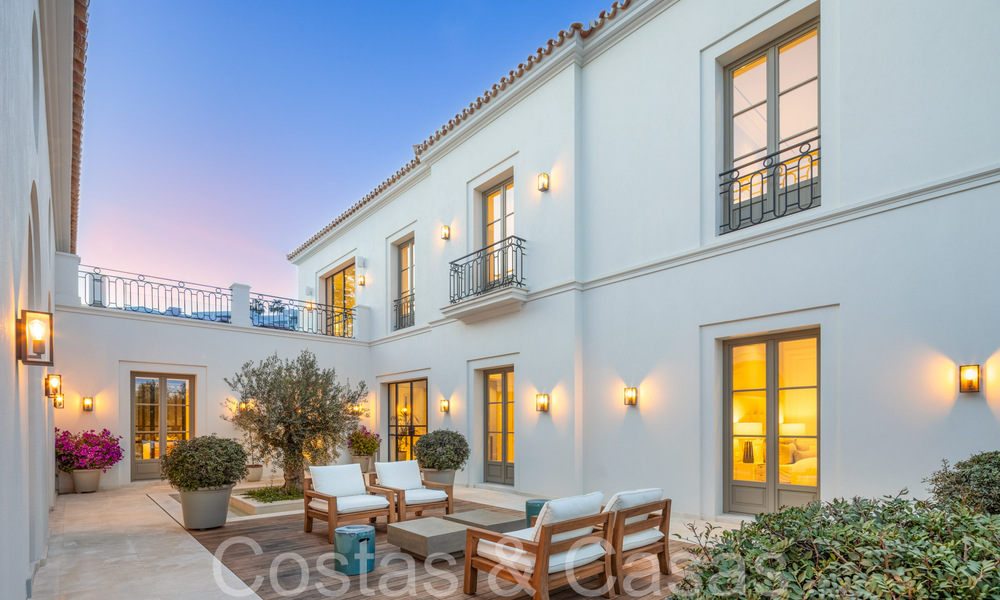 Villa de lujo lista para entrar a vivir con diseño mediterráneo contemporáneo en venta en una prestigiosa zona de golf en Nueva Andalucía, Marbella 68377