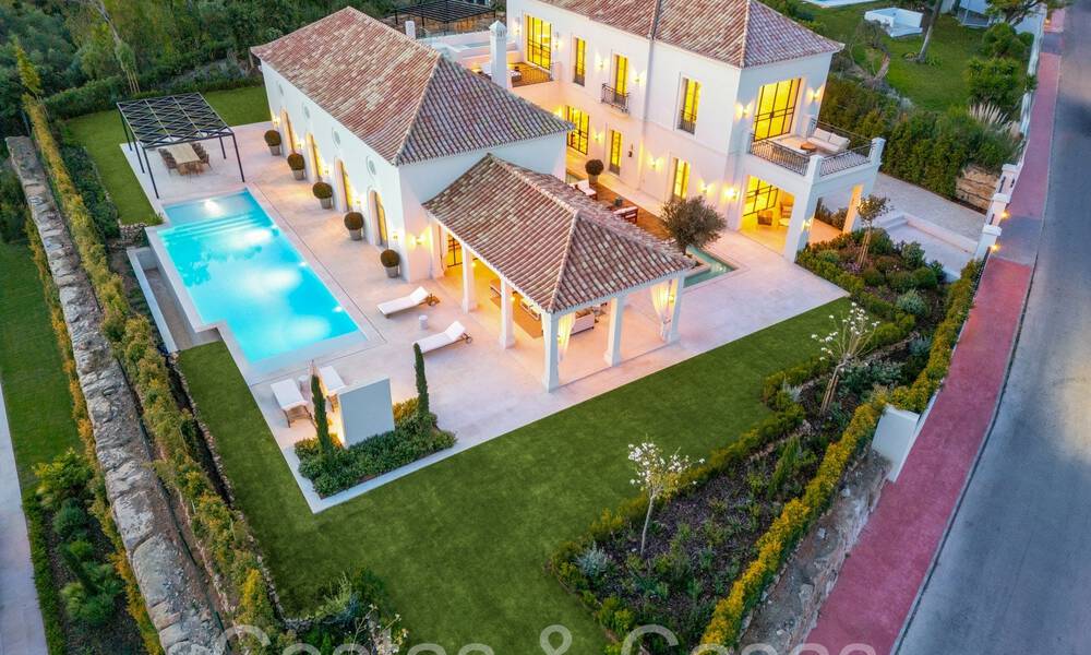 Villa de lujo lista para entrar a vivir con diseño mediterráneo contemporáneo en venta en una prestigiosa zona de golf en Nueva Andalucía, Marbella 68385