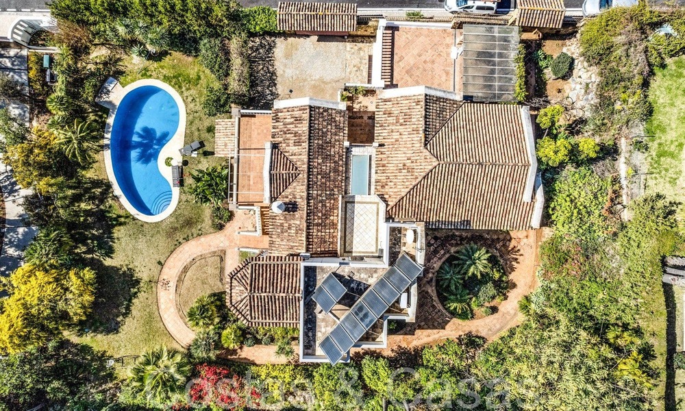 Lista para entrar a vivir, villa de lujo andaluza en venta, en la prestigiosa Cascada de Camojan en Marbella 68239