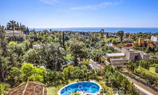 Lista para entrar a vivir, villa de lujo andaluza en venta, en la prestigiosa Cascada de Camojan en Marbella 68241 