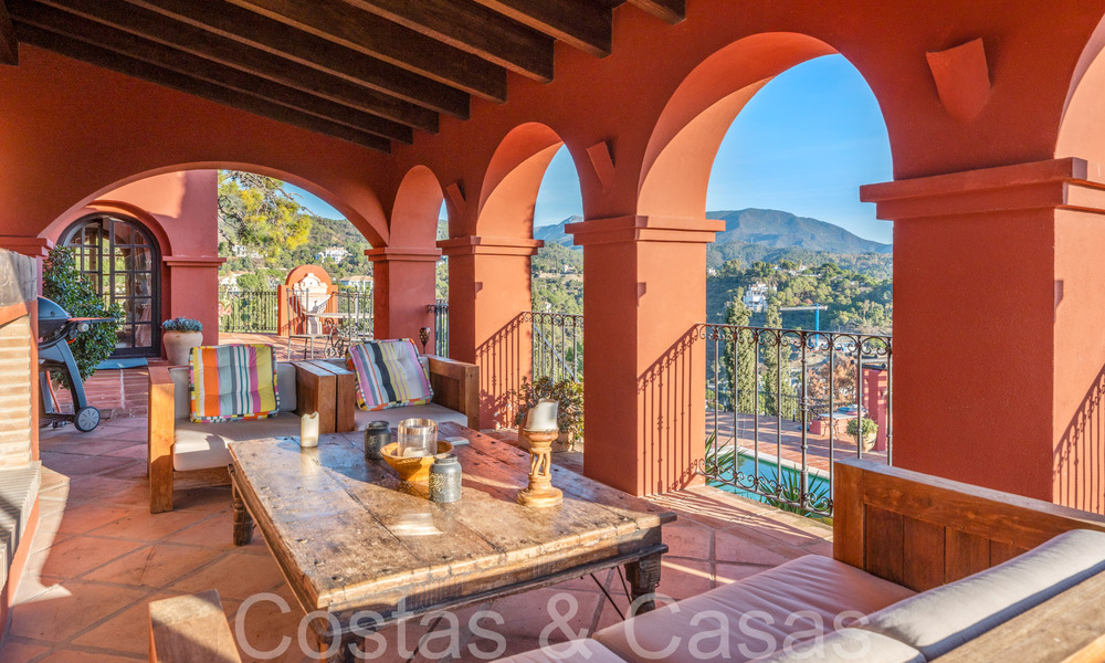 Majestuosa villa andaluza de lujo en venta rodeada de naturaleza en El Madroñal, Benahavis - Marbella 68504