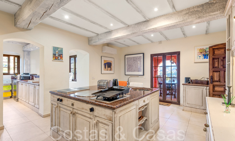 Majestuosa villa andaluza de lujo en venta rodeada de naturaleza en El Madroñal, Benahavis - Marbella 68509