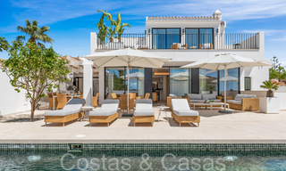 Lista para entrar a vivir, elegante villa de lujo mediterránea en venta, cerca de la playa al este del centro de Marbella 68651 