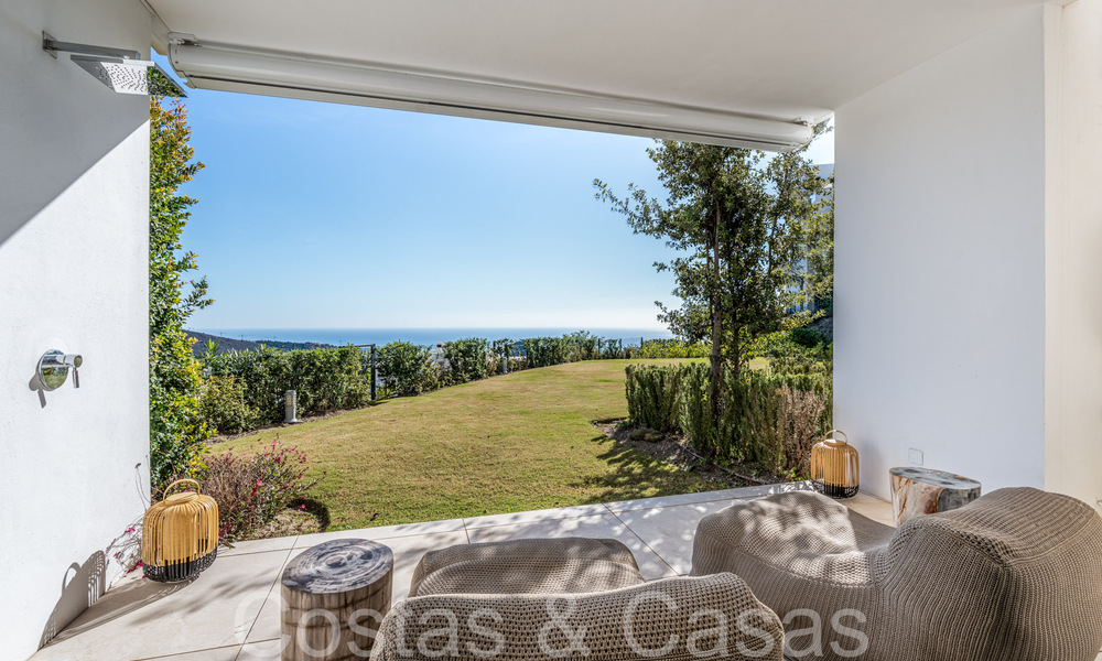 Listo para entrar a vivir! Apartamento contemporáneo con jardín y preciosas vistas al mar en venta, a poca distancia en coche del centro de Marbella 68670