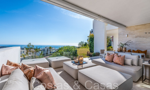 Listo para entrar a vivir! Apartamento contemporáneo con jardín y preciosas vistas al mar en venta, a poca distancia en coche del centro de Marbella 68671