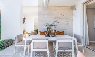 Listo para entrar a vivir! Apartamento contemporáneo con jardín y preciosas vistas al mar en venta, a poca distancia en coche del centro de Marbella 68672 