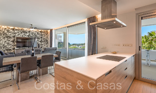 Listo para entrar a vivir, moderno apartamento en venta con vistas panorámicas en el exclusivo Benahavis - Marbella 68523 