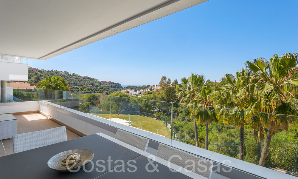 Listo para entrar a vivir, moderno apartamento en venta con vistas panorámicas en el exclusivo Benahavis - Marbella 68530