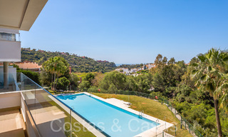 Listo para entrar a vivir, moderno apartamento en venta con vistas panorámicas en el exclusivo Benahavis - Marbella 68534 