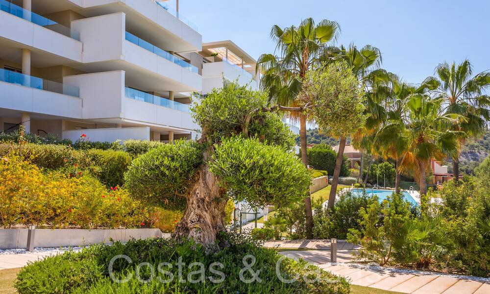 Listo para entrar a vivir, moderno apartamento en venta con vistas panorámicas en el exclusivo Benahavis - Marbella 68538