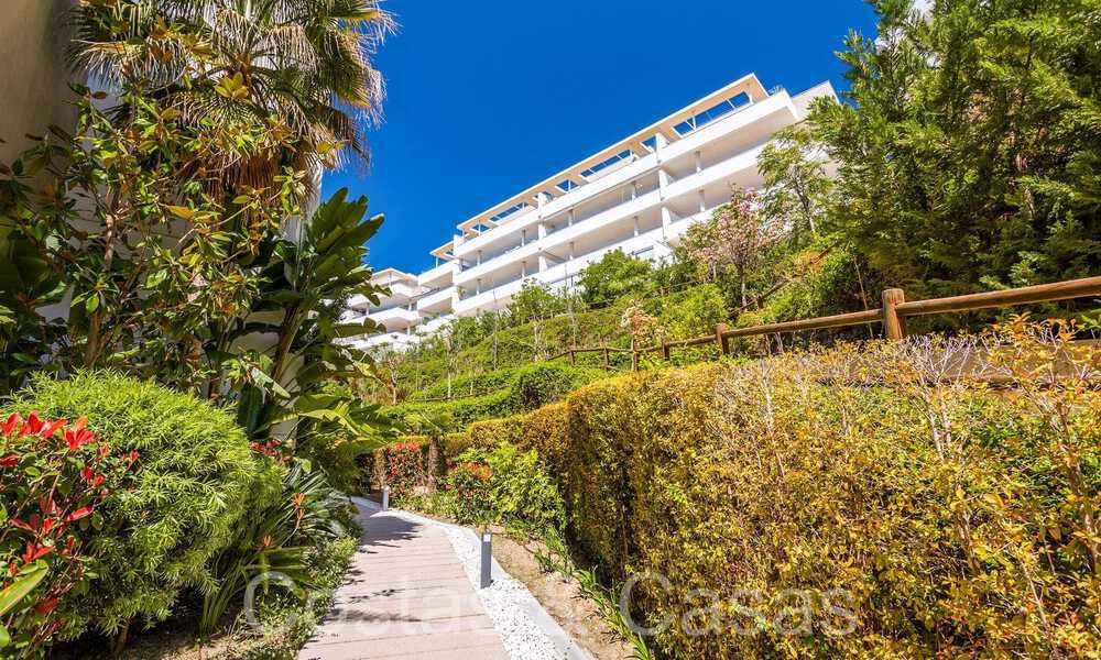 Listo para entrar a vivir, moderno apartamento en venta con vistas panorámicas en el exclusivo Benahavis - Marbella 68541