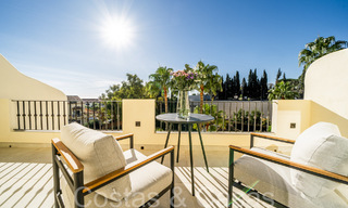 Elegante casa adosada reformada en venta cerca Aloha College en el valle de Nueva Andalucía, Marbella 68721 