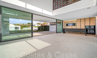 Casa de diseño de última generación en venta en un complejo innovador en la Milla de Oro de Marbella, a un paso de la playa 69004 