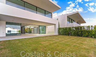 Casa de diseño de última generación en venta en un complejo innovador en la Milla de Oro de Marbella, a un paso de la playa 69006 