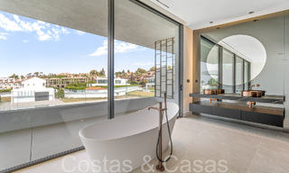 Casa de diseño de última generación en venta en un complejo innovador en la Milla de Oro de Marbella, a un paso de la playa 69013 