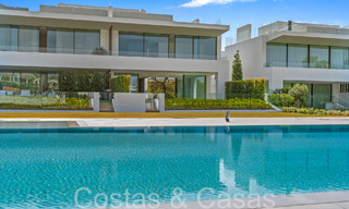 Casa de diseño de última generación en venta en un complejo innovador en la Milla de Oro de Marbella, a un paso de la playa 69037 