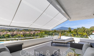 Apartamento de diseño moderno, listo para entrar a vivir, en venta cerca del campo de golf en el triángulo dorado de Marbella - Benahavis - Estepona 68772 