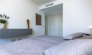 Apartamento de diseño moderno, listo para entrar a vivir, en venta cerca del campo de golf en el triángulo dorado de Marbella - Benahavis - Estepona 68783 