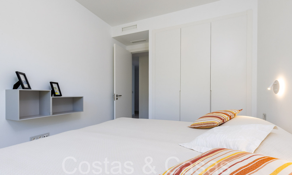 Apartamento de diseño moderno, listo para entrar a vivir, en venta cerca del campo de golf en el triángulo dorado de Marbella - Benahavis - Estepona 68791