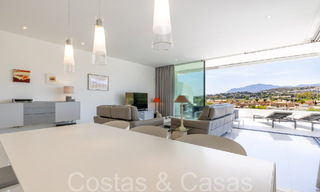 Apartamento de diseño moderno, listo para entrar a vivir, en venta cerca del campo de golf en el triángulo dorado de Marbella - Benahavis - Estepona 68806 