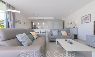 Apartamento de diseño moderno, listo para entrar a vivir, en venta cerca del campo de golf en el triángulo dorado de Marbella - Benahavis - Estepona 68811 