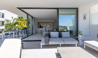 Apartamento de diseño moderno, listo para entrar a vivir, en venta cerca del campo de golf en el triángulo dorado de Marbella - Benahavis - Estepona 68816 