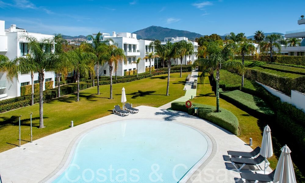 Apartamento de diseño moderno, listo para entrar a vivir, en venta cerca del campo de golf en el triángulo dorado de Marbella - Benahavis - Estepona 68824