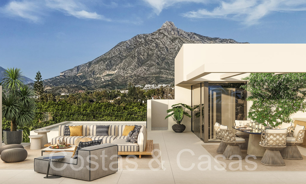 ¡Reventa! Casa de diseño ultramoderna en venta en un complejo privilegiado en la Milla de Oro de Marbella 69081