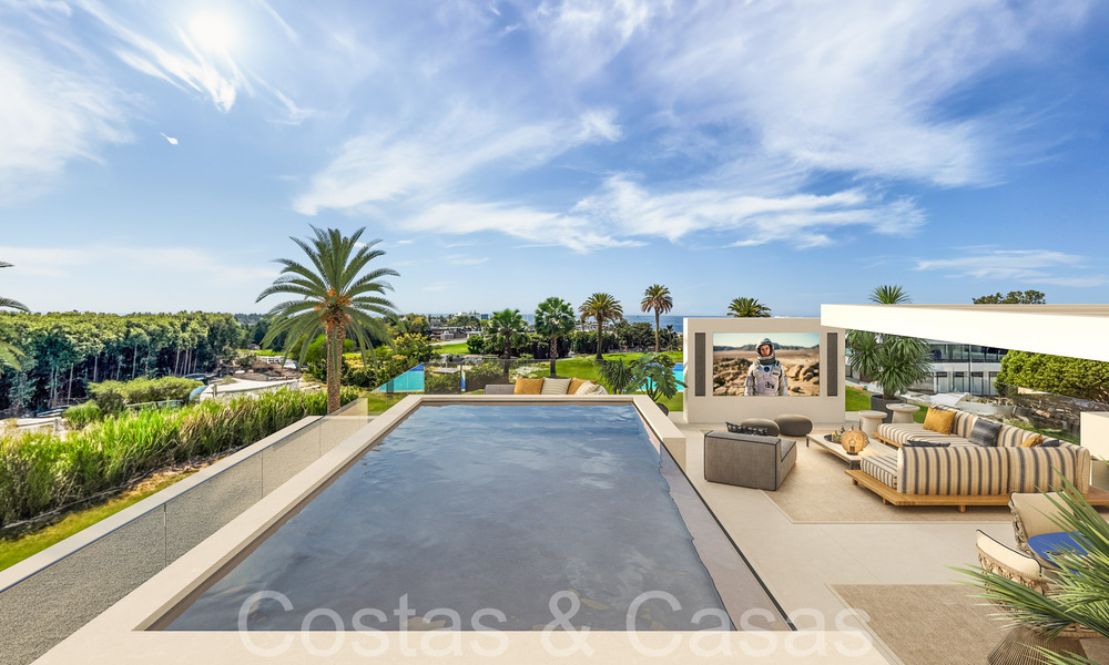 ¡Reventa! Casa de diseño ultramoderna en venta en un complejo privilegiado en la Milla de Oro de Marbella 69095