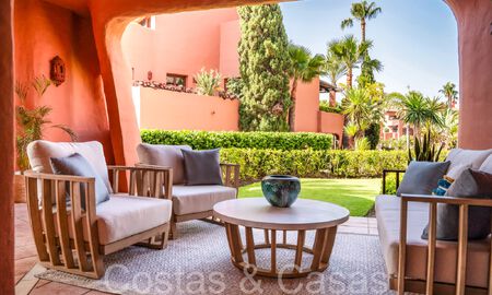 Apartamento superior con jardín en un complejo privilegiado frente al mar en la Nueva Milla de Oro entre Marbella y Estepona 69389