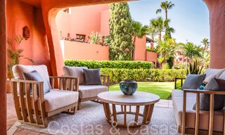 Apartamento superior con jardín en un complejo privilegiado frente al mar en la Nueva Milla de Oro entre Marbella y Estepona 69389 