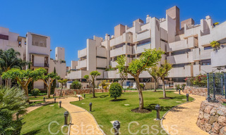 Ático dúplex en venta en un complejo en primera línea de playa en la Nueva Milla de Oro entre Marbella y Estepona 69348 