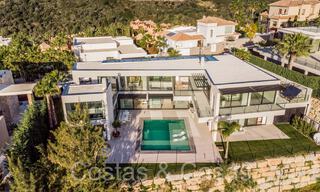 Villa de lujo superior en venta, primera línea de golf con vistas panorámicas a la montaña, al golf y al mar en Benahavis - Marbella 69306 