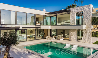 Villa de lujo superior en venta, primera línea de golf con vistas panorámicas a la montaña, al golf y al mar en Benahavis - Marbella 69307 