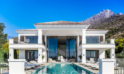Majestuosa y clásica villa de lujo andaluza en venta en la exclusiva Cascada de Camojan en Marbella 69498