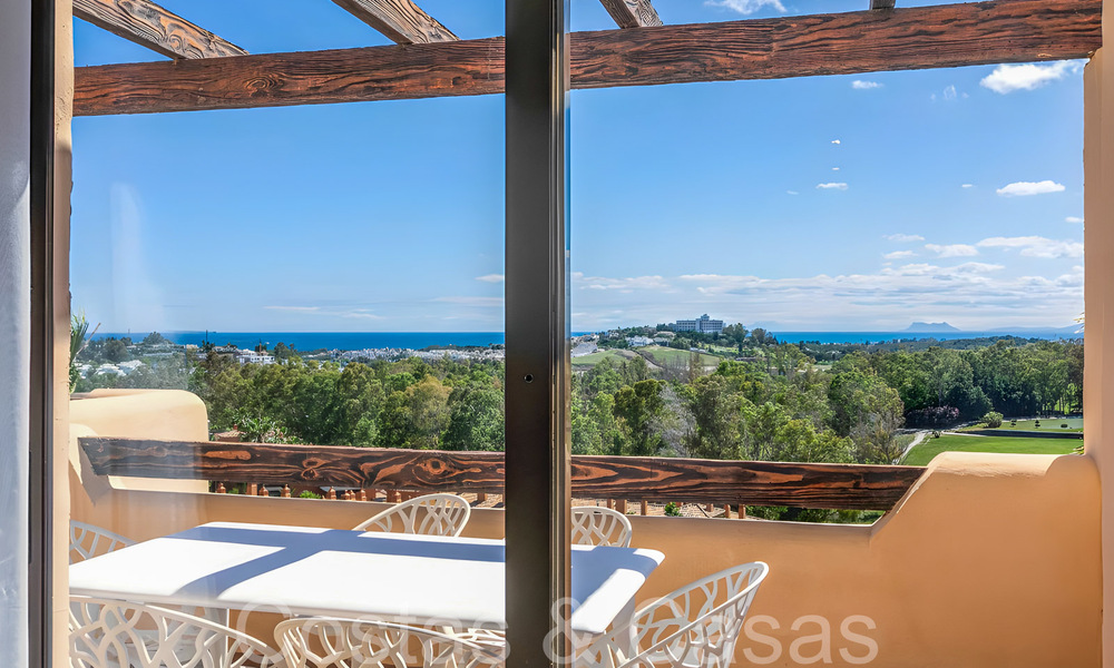 Ático de lujo listo para entrar a vivir con magníficas vistas al campo de golf y al mar Mediterráneo en venta en Benahavis - Marbella 69632
