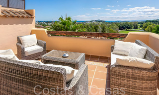 Ático de lujo listo para entrar a vivir con magníficas vistas al campo de golf y al mar Mediterráneo en venta en Benahavis - Marbella 69635 