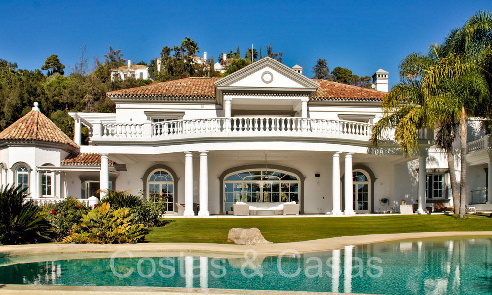 Villa clásica mediterránea con impresionantes vistas al mar en venta, en el exclusivo complejo La Zagaleta en Benahavis - Marbella 69740