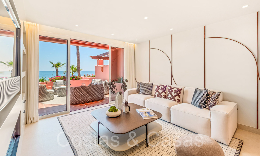 Sofisticado apartamento en primera línea de playa en venta en un exclusivo complejo en la Nueva Milla de Oro, Marbella - Estepona 69957