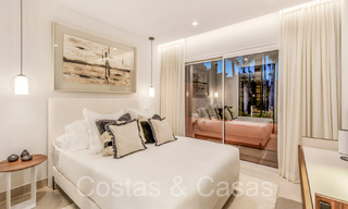 Sofisticado apartamento en primera línea de playa en venta en un exclusivo complejo en la Nueva Milla de Oro, Marbella - Estepona 69983 