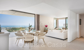 Ático contemporáneo listo para entrar a vivir con vistas panorámicas al mar en venta en un complejo de alto nivel de Benahavis - Marbella 69993 