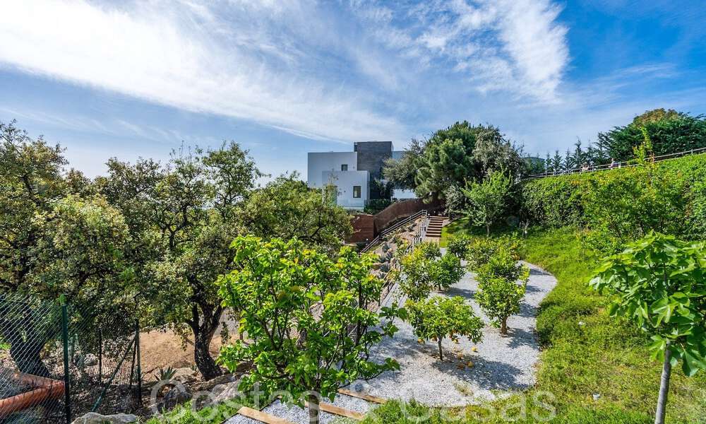 Villa de lujo lista para entrar a vivir con vistas panorámicas en venta en una comunidad cerrada de Benahavis - Marbella 70021