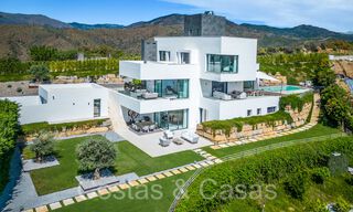 Villa de lujo lista para entrar a vivir con vistas panorámicas en venta en una comunidad cerrada de Benahavis - Marbella 70030 